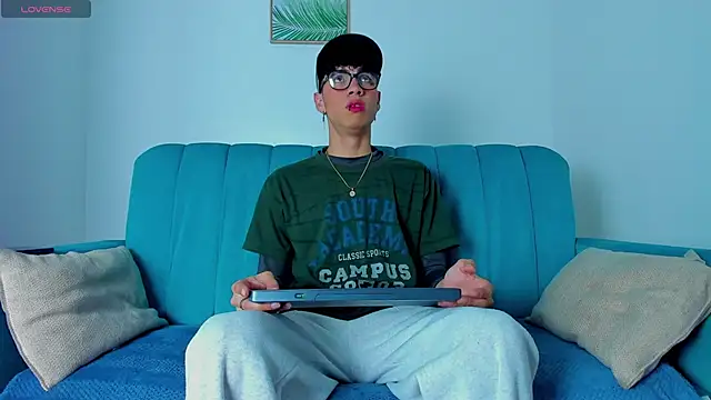 NeoRaptis online show from March 18, 2025, 8:15 pm