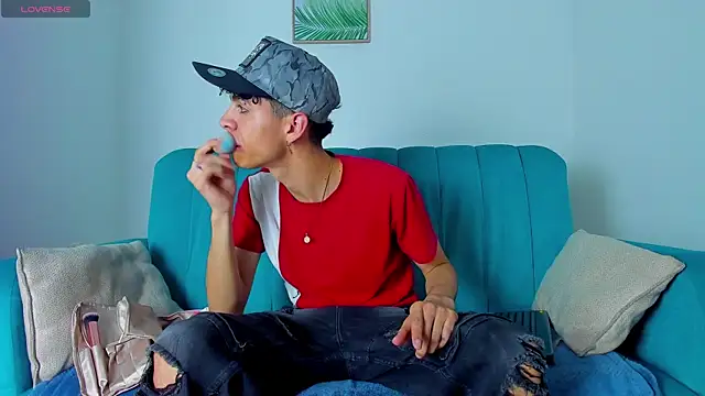 NeoRaptis online show from March 19, 2025, 8:54 pm