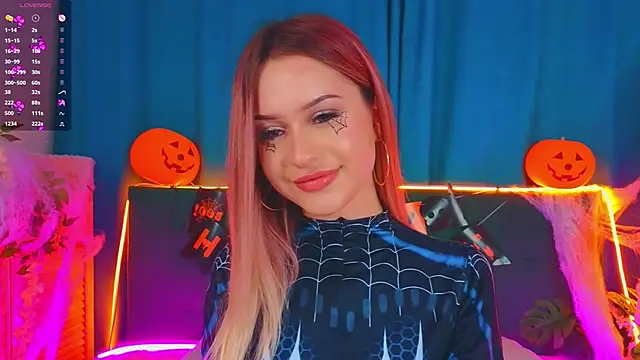 AlinaWalters online show from October 28, 2025, 8:44 pm