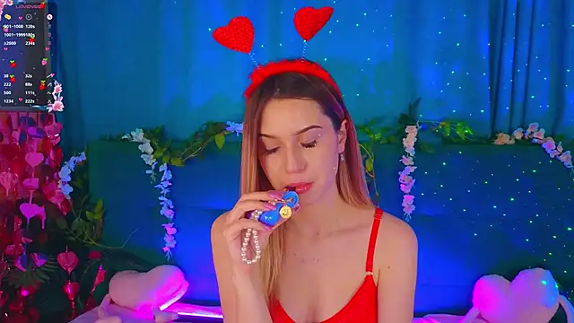 Snapshot of AlinaWalters chatting on February 13, 2026, 8:38 pm AlinaWalters online show from February 13, 2026, 8:38 pm