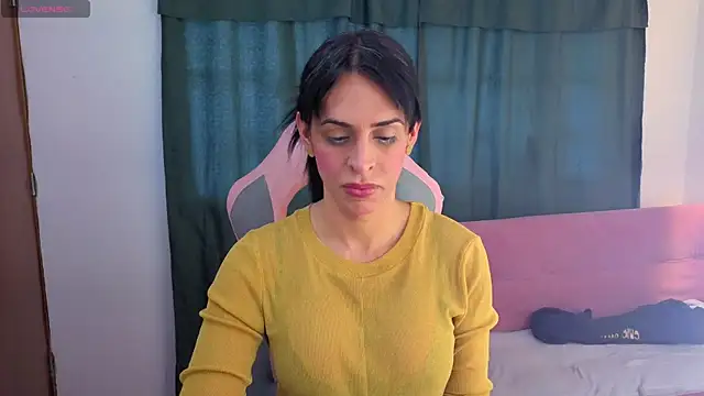 vittorialombardi   online show from June 22, 2026, 9:34 pm