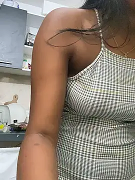 EscorpiLeoncita online show from February 19, 2025, 3:28 am