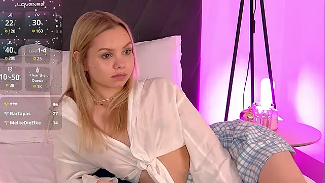 LinaWynn online show from December 29, 2024, 7:22 pm