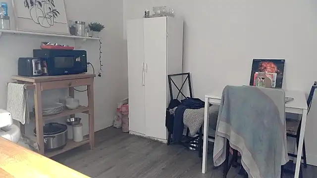 Kittyymaze1 online show from January 13, 2026, 12:43 pm