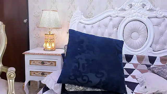 TiaraRosse online show from February 14, 2025, 3:58 pm