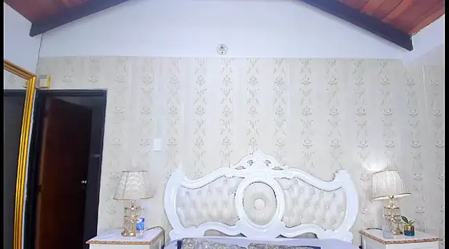 TiaraRosse online show from March 4, 2025, 3:55 am