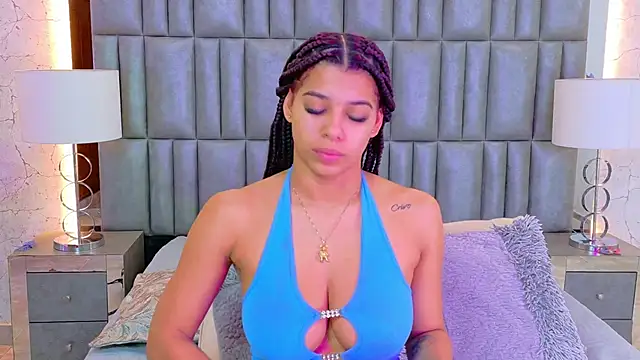 Snapshot of TiaraRosse chatting on June 15, 2026, 12:18 pm TiaraRosse online show from June 15, 2026, 12:18 pm