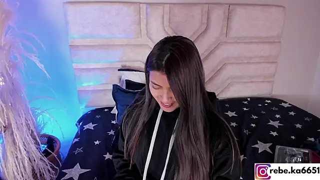 Rebeca Williams  online show from January 4, 2025, 2:46 am