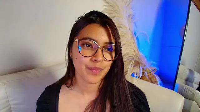 Rebeca Williams  online show from February 6, 2025, 5:14 am