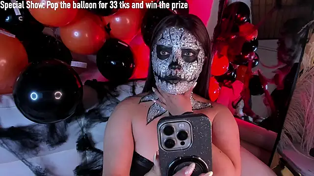 Rebeca Williams  online show from October 31, 2025, 11:55 am