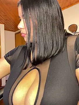 Snapshot of Isabella_boobd chatting on February 25, 2026, 9:24 pm Isabella boobd online show from February 25, 2026, 9:24 pm