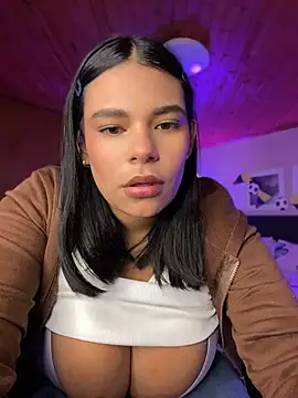 Snapshot of Isabella_boobd chatting on July 7, 2026, 1:30 am Isabella boobd online show from July 7, 2026, 1:30 am