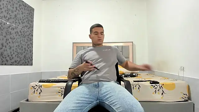 simookeler online show from January 15, 2026, 11:41 pm