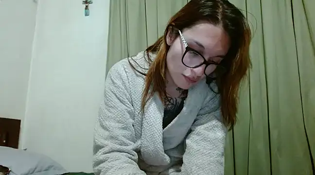 kittenlizz online show from December 15, 2024, 11:42 pm