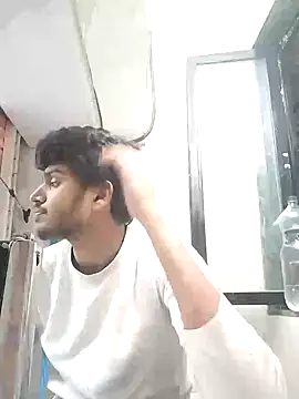 Snapshot of heartless__95 chatting on February 4, 2025, 12:44 pm heartless 95 online show from February 4, 2025, 12:44 pm