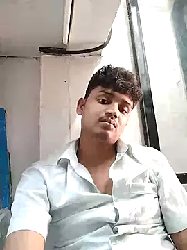 Snapshot of heartless__95 chatting on February 17, 2025, 10:07 am heartless 95 online show from February 17, 2025, 10:07 am