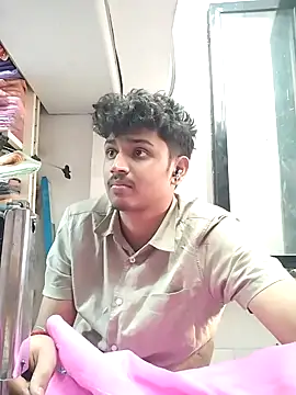 Snapshot of heartless__95 chatting on March 7, 2025, 10:35 am heartless 95 online show from March 7, 2025, 10:35 am