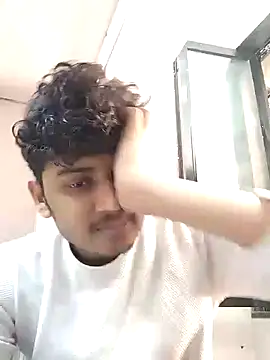 Snapshot of heartless__95 chatting on March 21, 2025, 9:01 am heartless 95 online show from March 21, 2025, 9:01 am