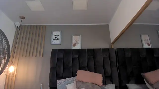 Snapshot of estefania__gomez chatting on March 12, 2025, 9:03 pm estefania gomez online show from March 12, 2025, 9:03 pm