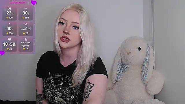 chloe levine online show from September 20, 2025, 1:28 am