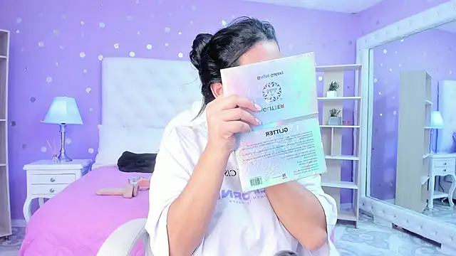 Snapshot of scarlette_15_ chatting on September 25, 2025, 3:21 am scarlette 15 online show from September 25, 2025, 3:21 am