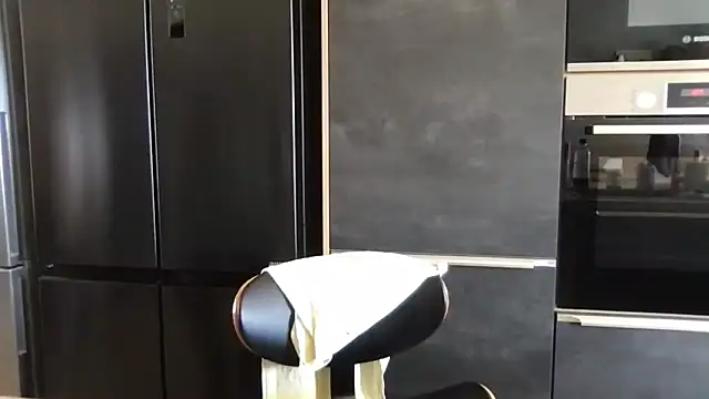 unconnudu21000 online show from March 4, 2026, 11:27 am