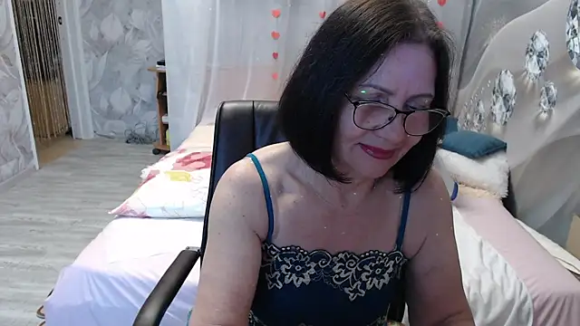 OlgaHottie online show from April 13, 2026, 11:43 pm