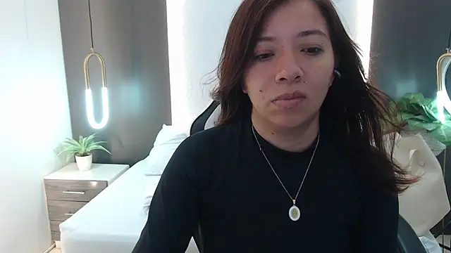 alma fenix online show from December 19, 2024, 12:12 pm