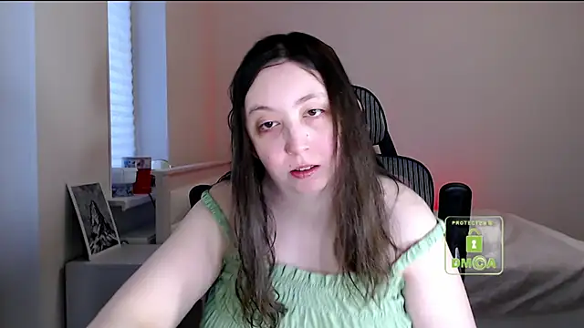 cute and hot online show from February 21, 2026, 2:40 pm