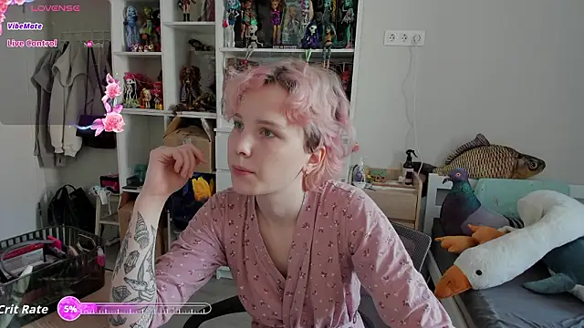 School Love online show from February 19, 2026, 7:04 am