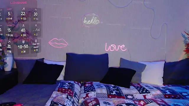 Fluffy Tiffy online show from January 18, 2025, 2:03 am