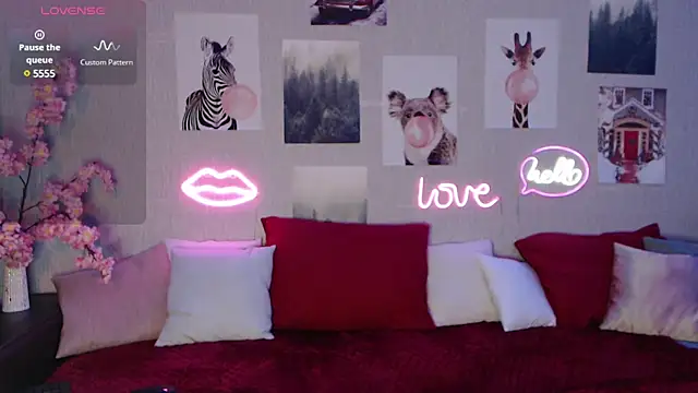 Fluffy Tiffy online show from February 12, 2025, 3:51 am