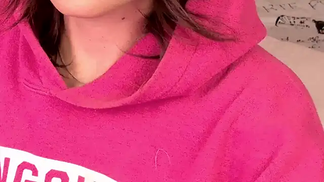 xprettysmilex online show from January 24, 2025, 2:28 am