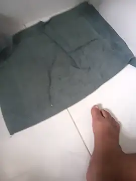 lobomisterioso13 online show from February 18, 2026, 5:42 pm