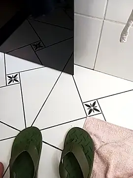 lobomisterioso13 online show from April 6, 2026, 11:22 am