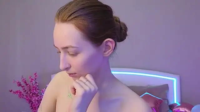 MichaDenver online show from November 28, 2025, 8:06 am