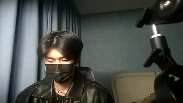 wuzhimao0207 online show from June 5, 2026, 4:02 pm