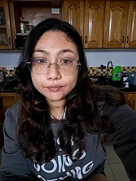 Snapshot of Mia_Ruiz chatting on October 20, 2025, 2:01 am Mia Ruiz online show from October 20, 2025, 2:01 am