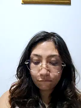 Snapshot of Mia_Ruiz chatting on October 31, 2025, 2:12 am Mia Ruiz online show from October 31, 2025, 2:12 am