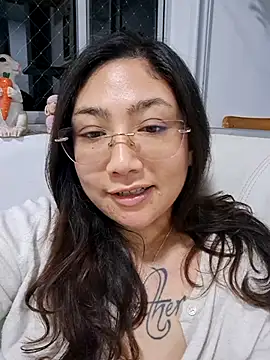 Snapshot of Mia_Ruiz chatting on November 8, 2025, 3:18 am Mia Ruiz online show from November 8, 2025, 3:18 am