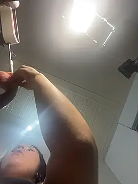 hally berry     online show from February 14, 2026, 4:53 am