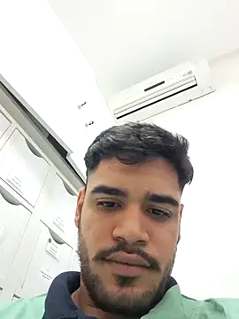 novinho21 062 online show from May 15, 2026, 5:31 pm