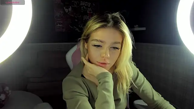 Anna Robinson online show from February 9, 2026, 10:58 pm