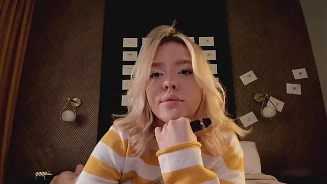 Anna Robinson online show from April 8, 2026, 1:27 am