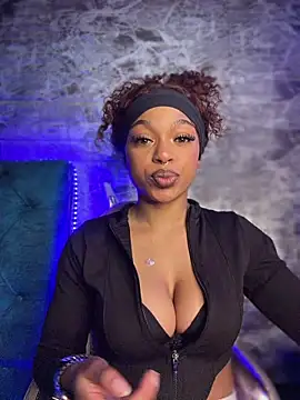 Snapshot of Melany_Williams chatting on March 26, 2026, 12:44 pm Melany Williams online show from March 26, 2026, 12:44 pm