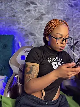 Snapshot of Melany_Williams chatting on March 31, 2026, 1:00 pm Melany Williams online show from March 31, 2026, 1:00 pm