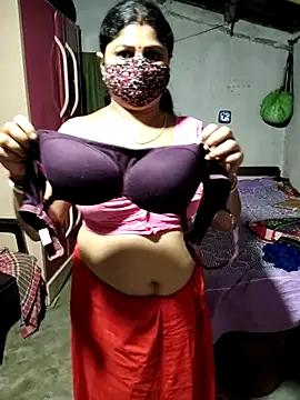 Snapshot of Mourani24 chatting on April 30, 2026, 8:57 pm Mourani24 online show from April 30, 2026, 8:57 pm