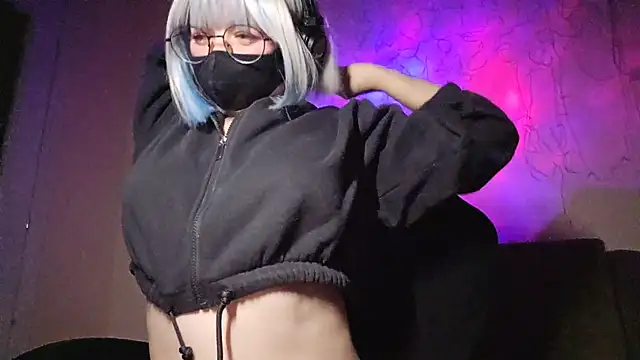 DanaWard online show from November 13, 2025, 8:08 pm