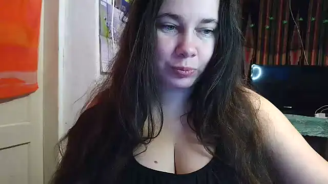 Cora Maro online show from October 31, 2025, 6:47 am