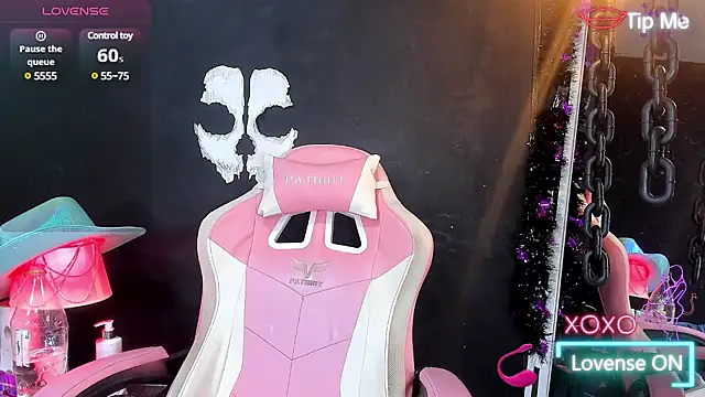 RoxaneEvans  online show from March 20, 2025, 10:21 am